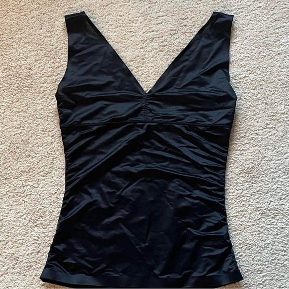 Top - Picture 1 of 2